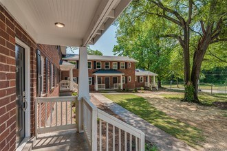 1111 Westview Dr SW-Unit -1111-03 in Atlanta, GA - Building Photo - Building Photo