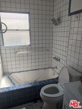 9202 Crenshaw Blvd, Unit 548 in Inglewood, CA - Building Photo - Building Photo