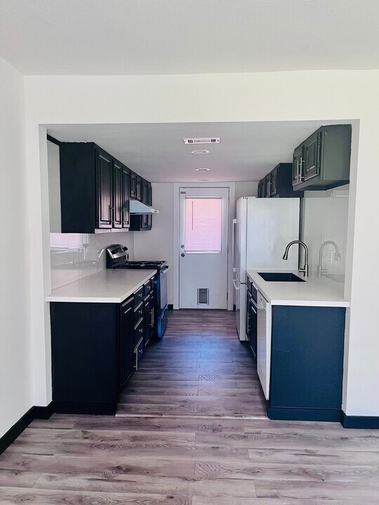 402 S O Connor Rd in Irving, TX - Building Photo