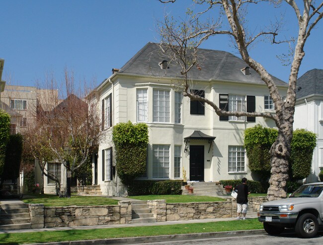 9953-9957 Robbins Dr in Beverly Hills, CA - Building Photo - Building Photo