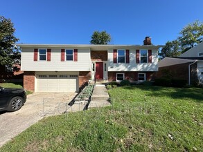 8608 Linderwood Ln in Cincinnati, OH - Building Photo - Building Photo