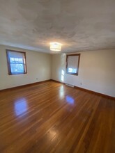 43 Johnson Pl, Unit #2 in Auburndale, MA - Foto de edificio - Building Photo