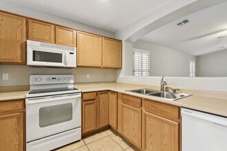 3642 E Timberline Rd in Gilbert, AZ - Building Photo - Building Photo