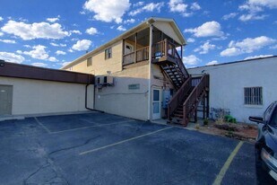 221 N Broad St in Griffith, IN - Building Photo