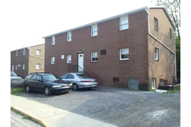 202 High St in Shippensburg, PA - Foto de edificio - Building Photo