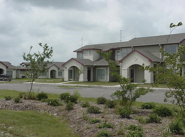 Mission Oaks in Refugio, TX - Foto de edificio