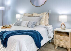 Coastal Senior Residences at The Park Lane in Monterey, CA - Foto de edificio - Building Photo