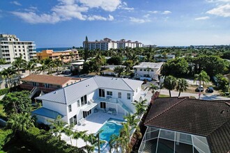 115 Cascade Ln in West Palm Beach, FL - Foto de edificio - Building Photo