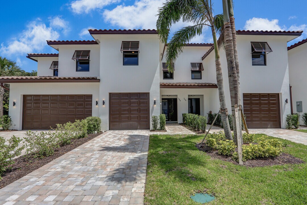 394 Bella Sol Way in West Palm Beach, FL - Building Photo