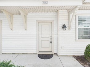 5062 Hawkins Ml Wy in Virginia Beach, VA - Building Photo - Building Photo