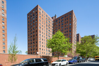 Anita Terrace in Rego Park, NY - Building Photo - Building Photo