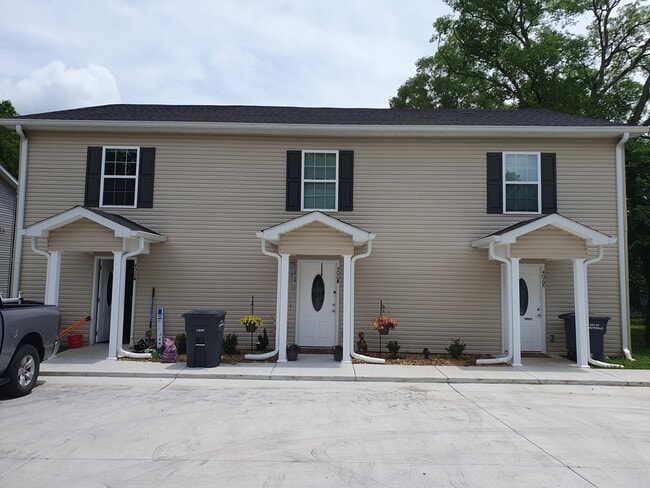 406 Hedgemont Ave in Fayetteville, TN - Building Photo - Building Photo