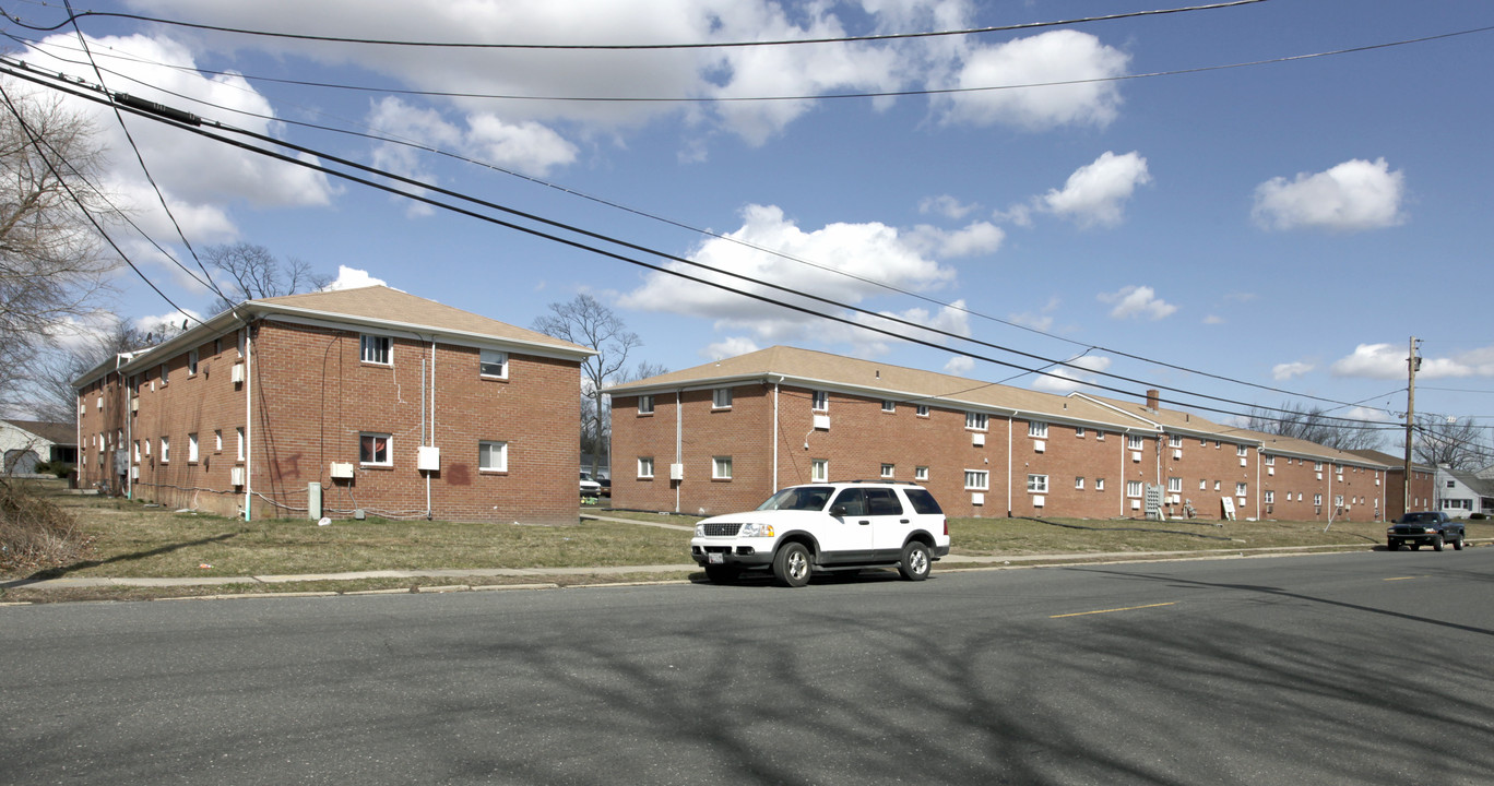 Steiner Ocean Apartments in Neptune, NJ - Building Photo