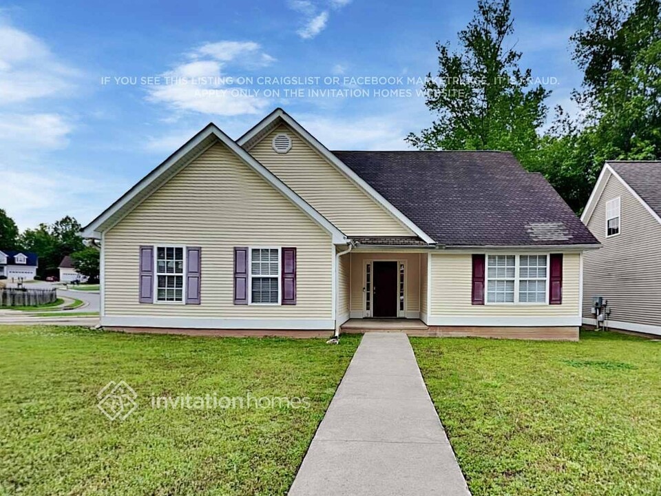121 Prescott Ct in Newnan, GA - Building Photo