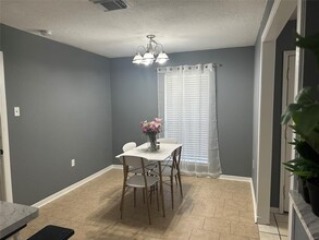 4515 Oak Shadows Dr in Houston, TX - Building Photo - Building Photo
