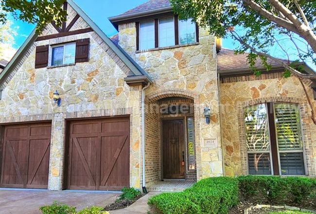property at 2024 S Hill Dr