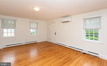 240 Henley Rd in Penn Wynne, PA - Building Photo - Building Photo