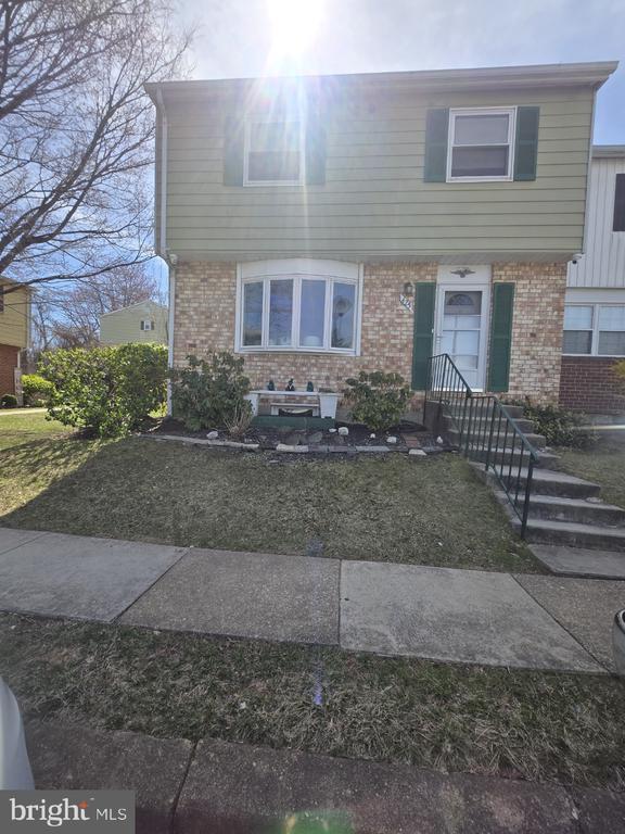 property at 425 Hardmoore Ct