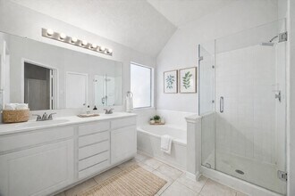 1606 Blossom Creek Ct in Humble, TX - Building Photo - Building Photo