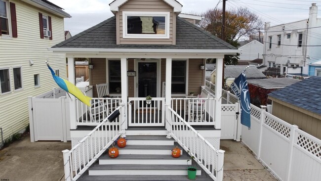 property at 303 N Richmond Ave