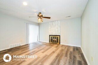 5825 Lynnfield Cove in Memphis, TN - Foto de edificio - Building Photo