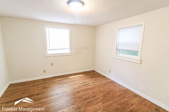 816 Kearney St in Manhattan, KS - Building Photo - Building Photo