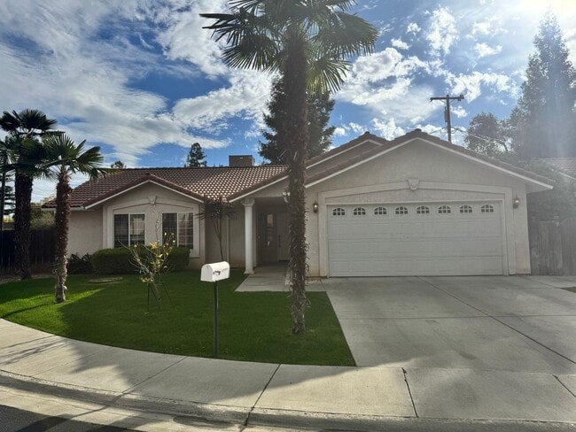 4924 N Thorne Ave in Fresno, CA - Building Photo - Building Photo