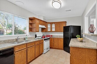 9610 Maribelle Way in Houston, TX - Building Photo - Building Photo