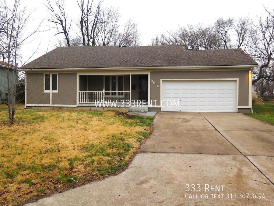 8510 E 97 Terrace in Kansas City, MO - Building Photo