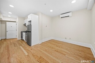 1355 Main St in Hartford, CT - Building Photo - Building Photo