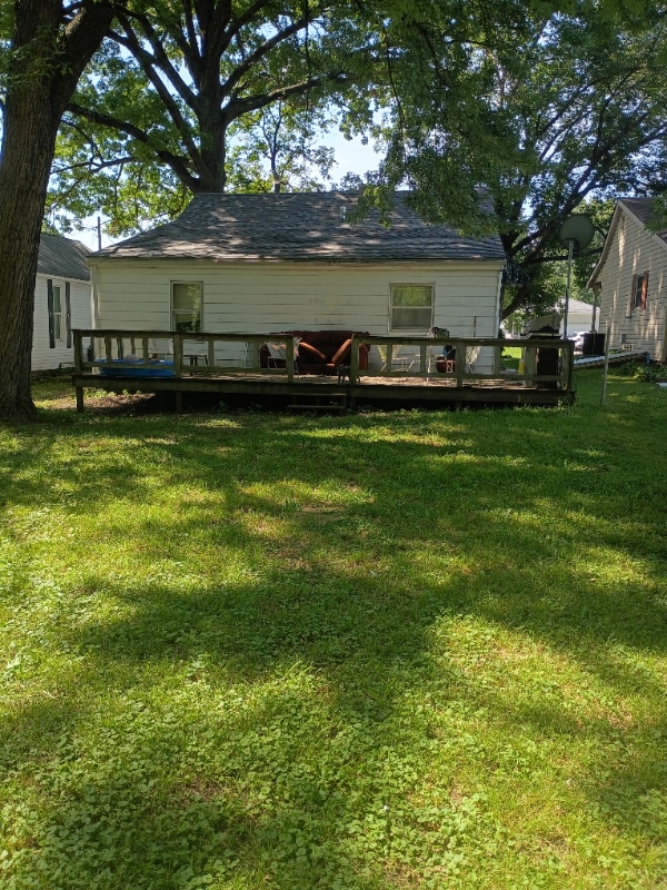 817 E Franklin St in Clinton, MO - Foto de edificio - Building Photo