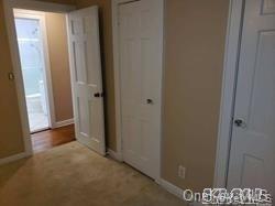 75 Searingtown Rd in Albertson, NY - Building Photo - Building Photo