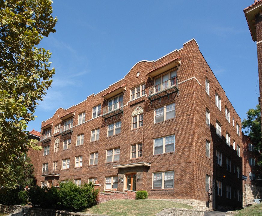 Plaza 52 in Kansas City, MO - Foto de edificio