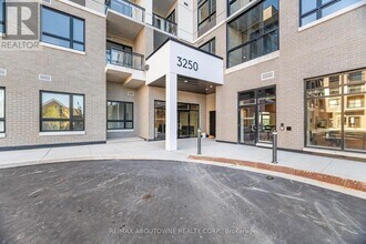 3250 Carding Mill Trail in Oakville, ON - Building Photo - Building Photo