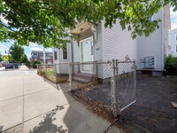 502 Somerville Ave, Unit #2 in Somerville, MA - Foto de edificio - Building Photo