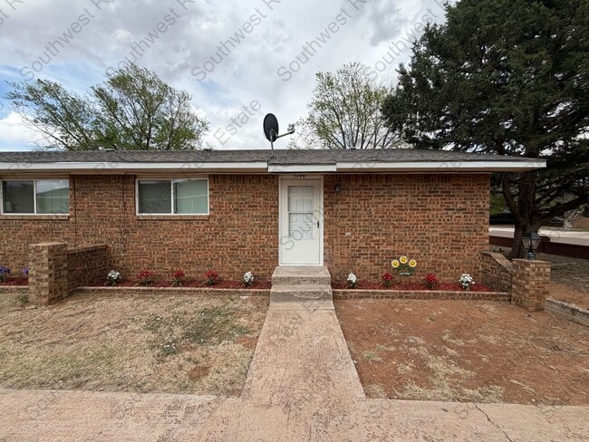 property at 3740 Glenfield Dr