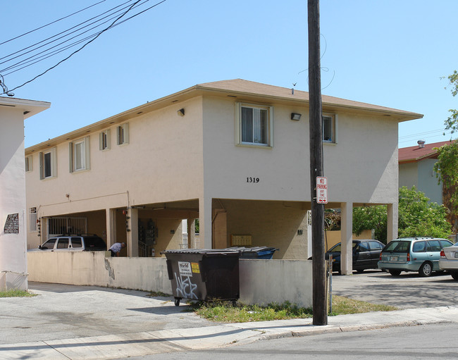 1319 NW 2nd St in Miami, FL - Building Photo - Building Photo