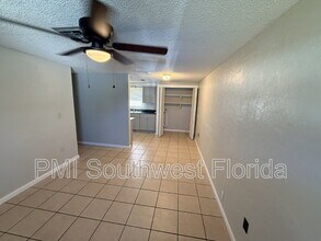 131 W Perry Ln in Englewood, FL - Building Photo - Building Photo