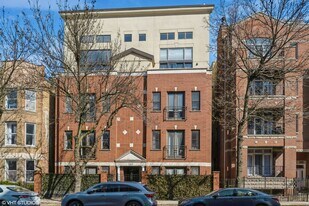 844 W Diversey Pky, Unit 3W in Chicago, IL - Building Photo