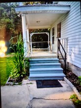 1136 Pleasant Grove Rd in Pleasant Grove, AL - Foto de edificio - Building Photo