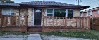 137 18th St in New Orleans, LA - Building Photo