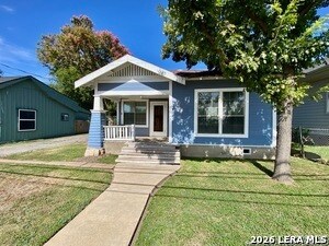 2213 N Flores St in San Antonio, TX - Building Photo