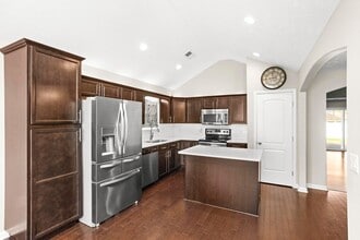 1064 Campbell Ave in Gallatin, TN - Building Photo - Building Photo