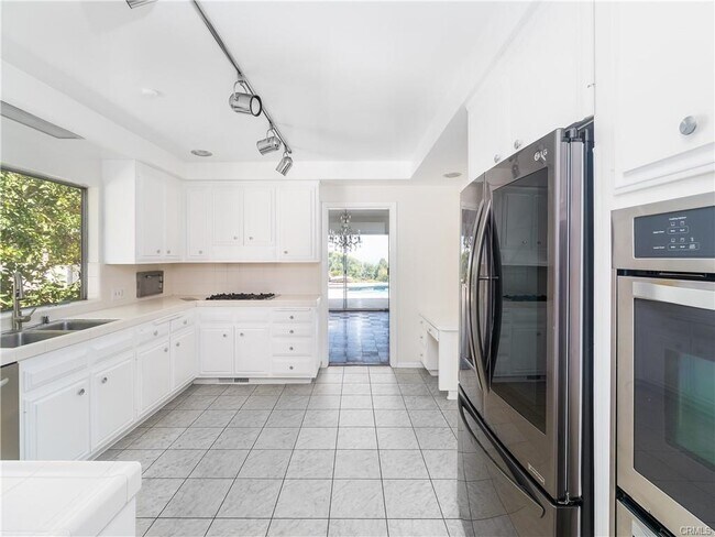 20193 Adele Dr in Los Angeles, CA - Building Photo - Building Photo