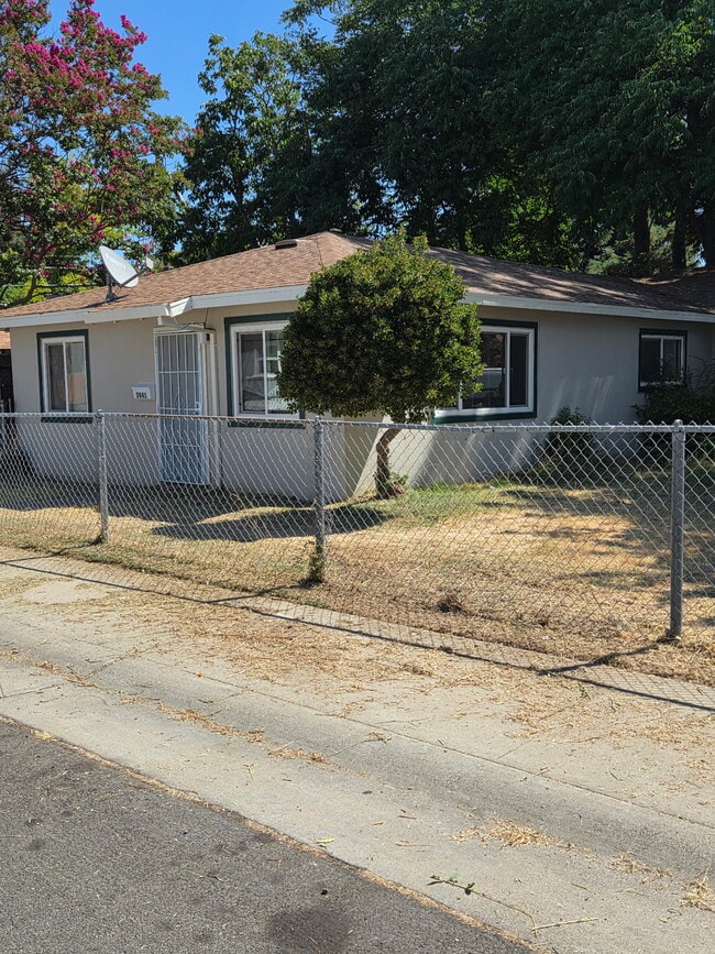 property at 3941 53rd St