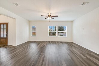 8501 Looksee Ln in Austin, TX - Building Photo - Building Photo