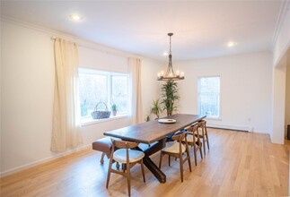 18 Mountain Laurel Ln in Southampton, NY - Building Photo - Building Photo