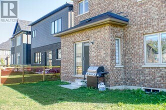 32 Stauffer Rd in Brantford, ON - Building Photo - Building Photo