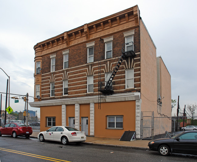 328 Mulberry St in Newark, NJ - Building Photo - Building Photo