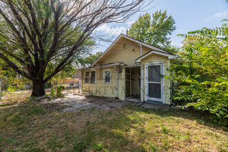 1514 S Waco Ave in Wichita, KS - Foto de edificio - Building Photo